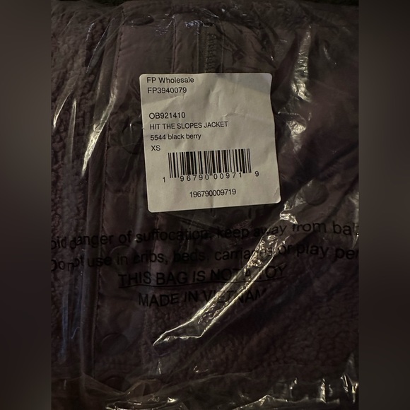 NWT Free People Hit The Slopes Fleece Jacket in Blackberry Deep Purple - Picture 11 of 11